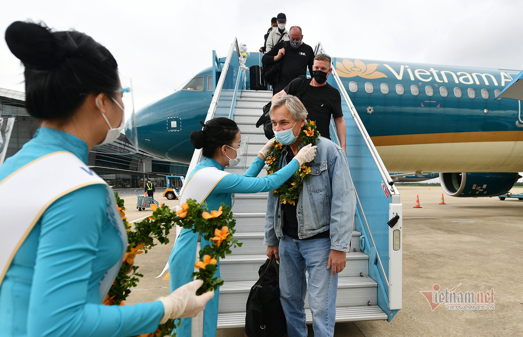 Retour des premiers touristes internationaux au Vietnam